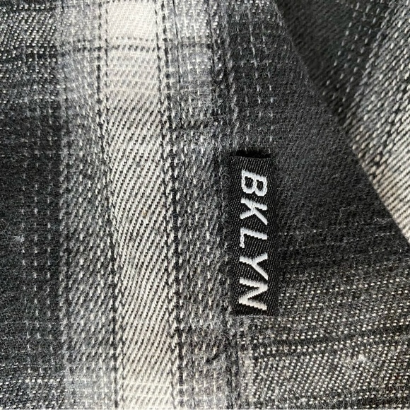 BROOKLYN CLOTHING Men's Size Large Plaid flannel button up long sleeve shirt - Picture 7 of 7